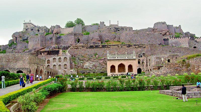 timings to visit golconda fort